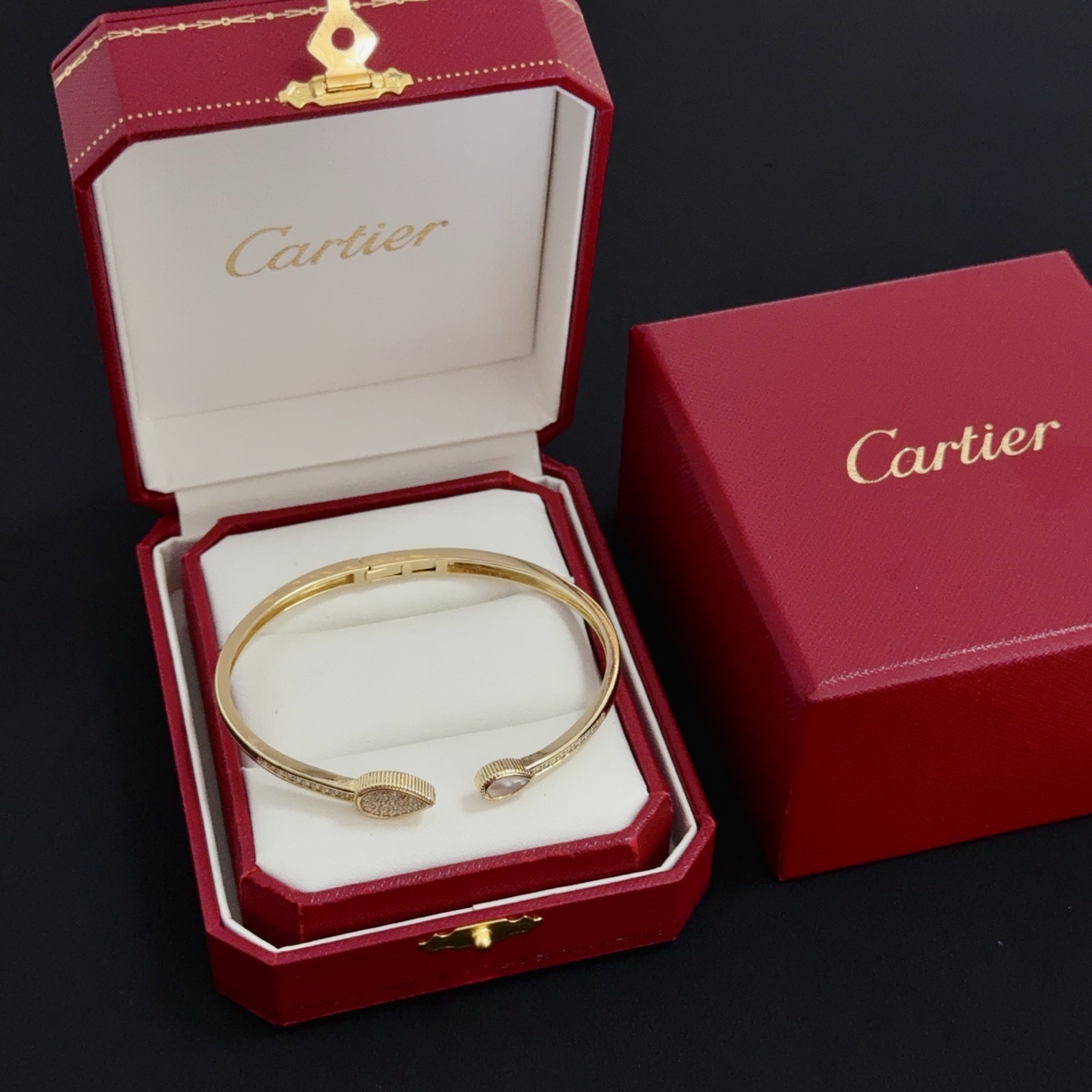 Cartier diamond bracelet - cnluxepick