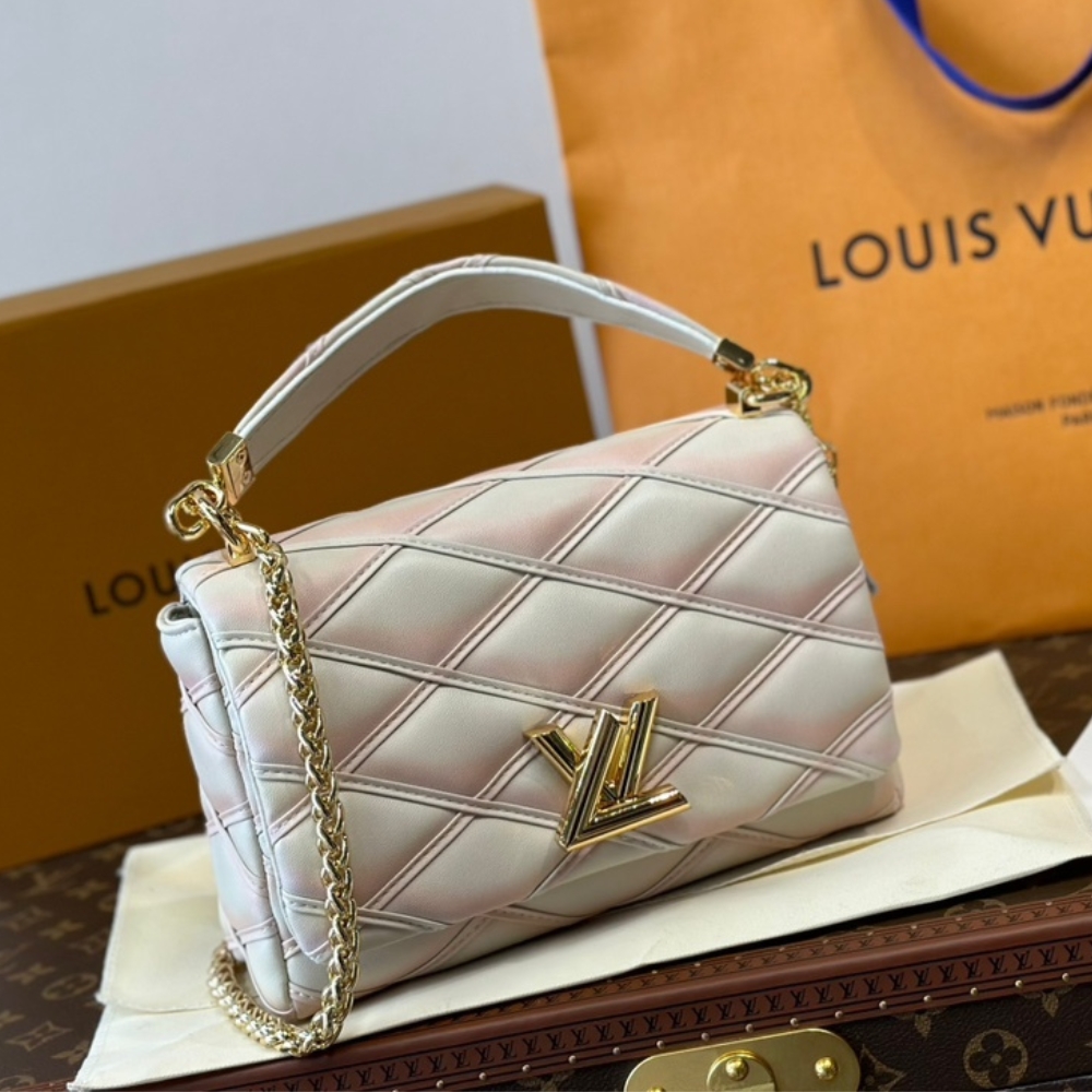 Louis Vuitton Go 14 Mm Bag Argile 22Cm M14282