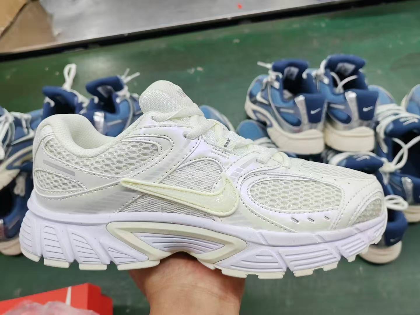 Nike Lightweight Casual Running Shoes - cnluxepick