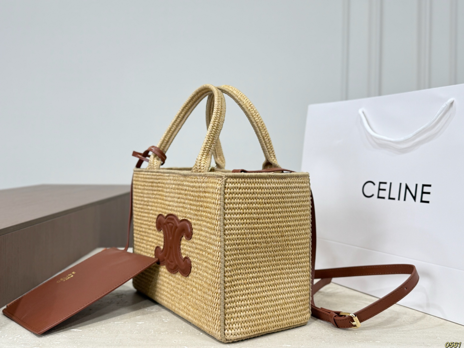 最高級 CELINE  セリーヌ 草編みバッグコピーデザイン性たっぷり！レトロで上品なかごバッグ