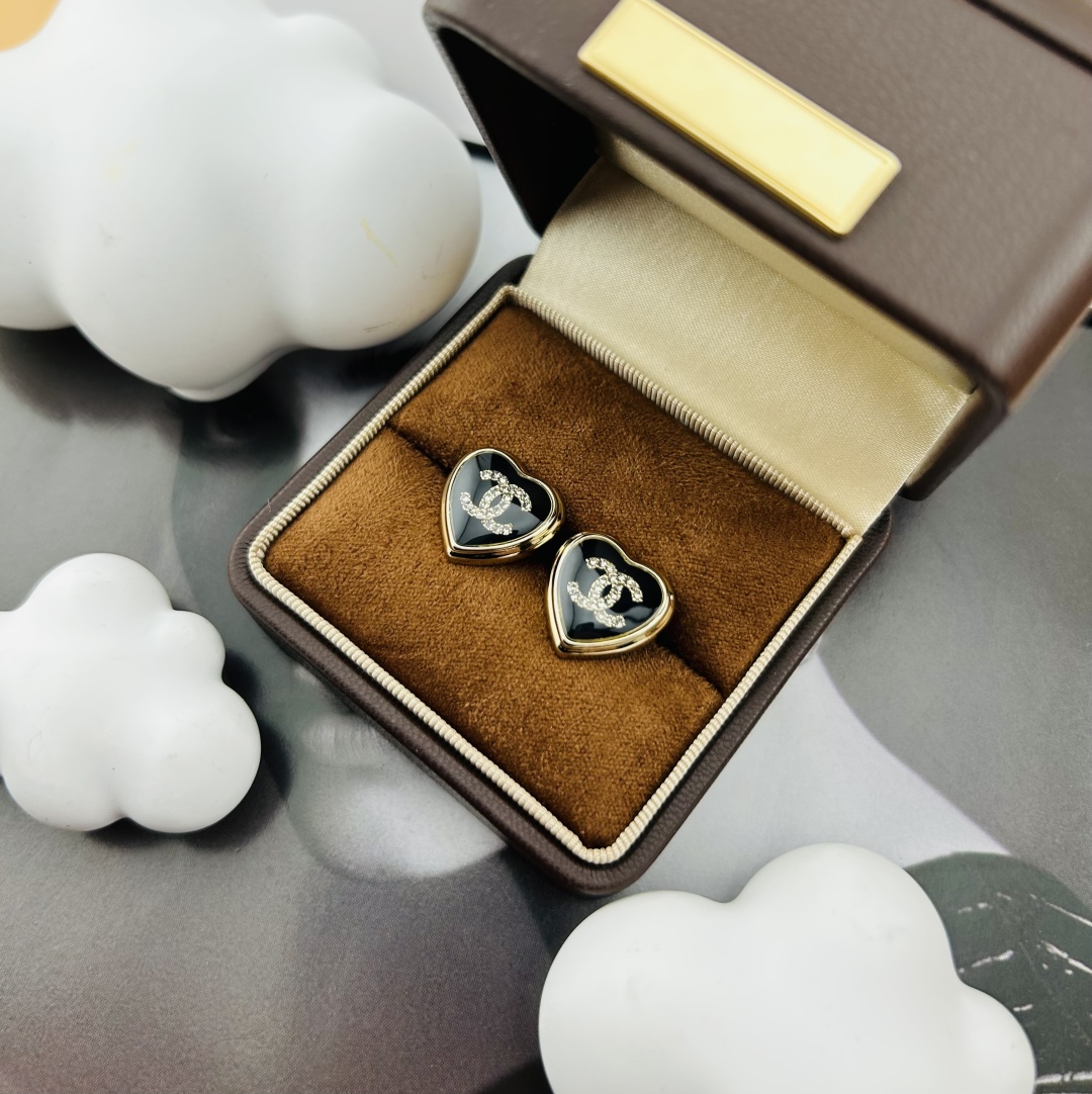 Chanel Heart-Shaped Earrings - cnluxepick