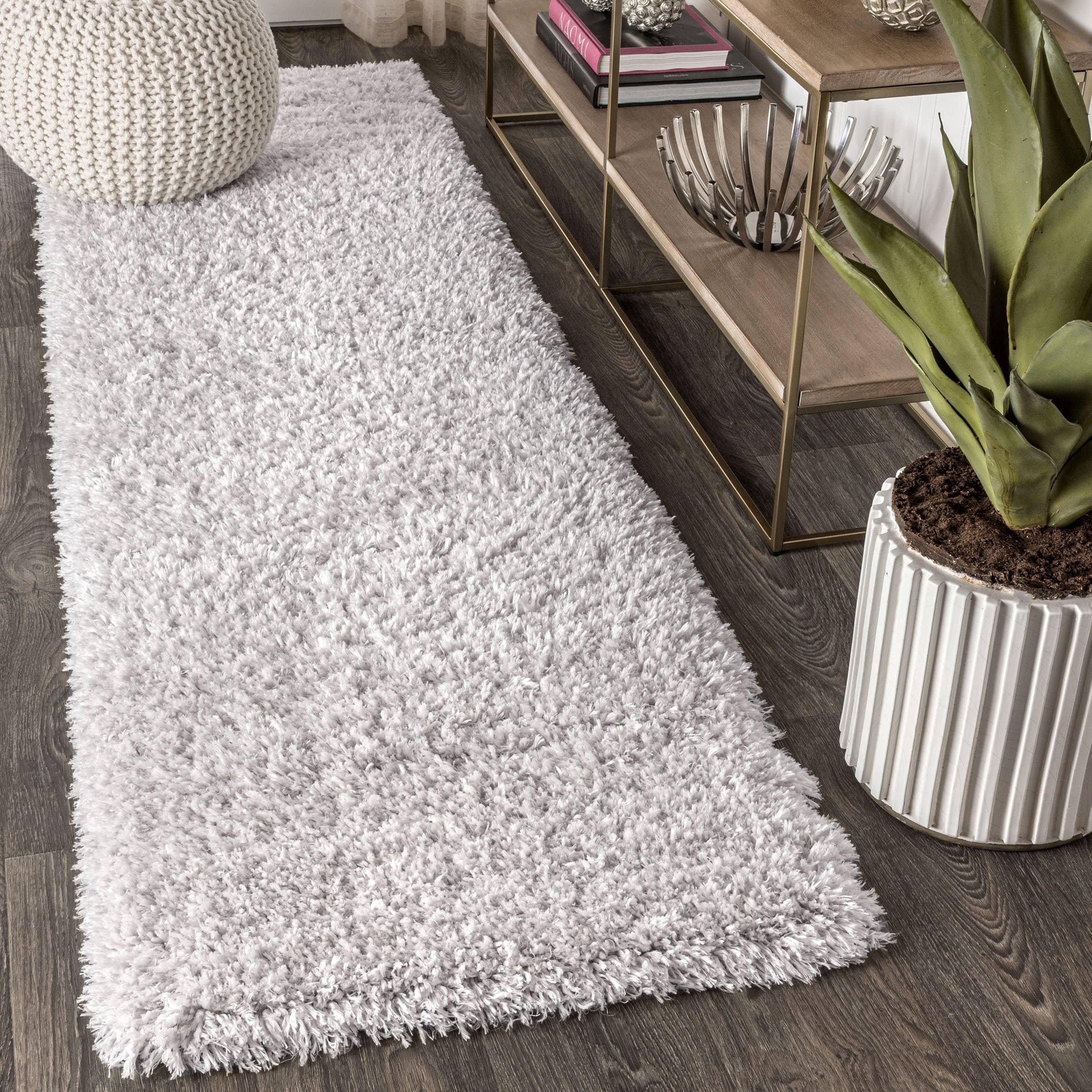 Jonathan Y Lighting Ala102-28 Alaska Shag 2-1/4& x 8& Shag Polyester Solid Runner, Gray