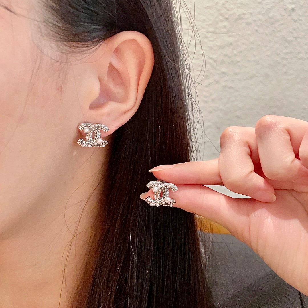 Chanel vintage double C stud earrings - cnluxepick