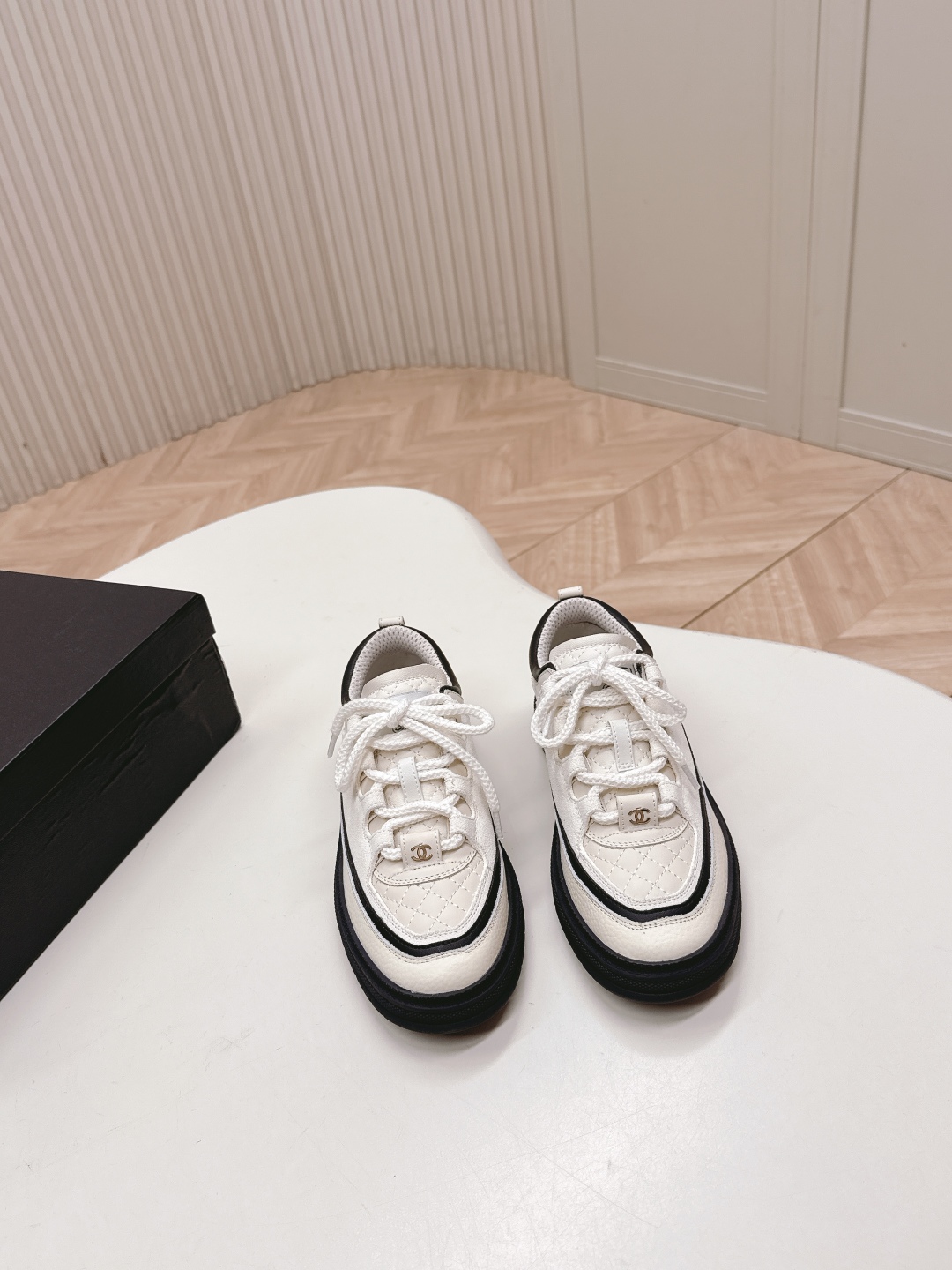 Chanel's new Panda sneakers - cnluxepick