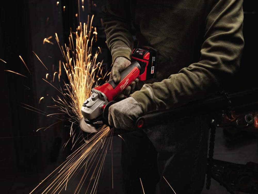 Milwaukee M18 Cordless Lithium-Ion 4-1/2 in. Cut-Off / Grinder Reconditioned 2680-80