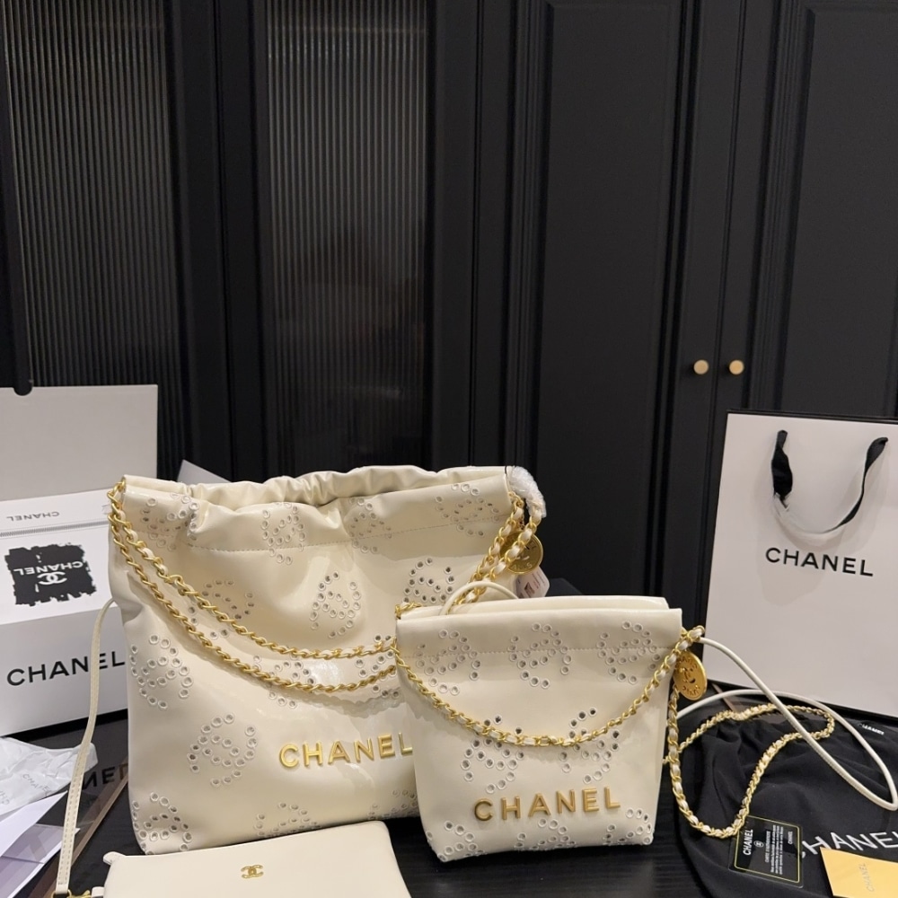 Chanel 22 Mini Handbag Shiny And Gold Tone Metal White 19cm/7.5in As3980 B19648 10601