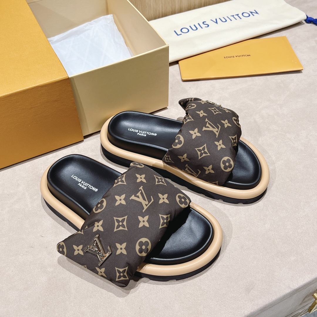 LV Pool Pillow Comfort Flat Sandals - cnluxepick