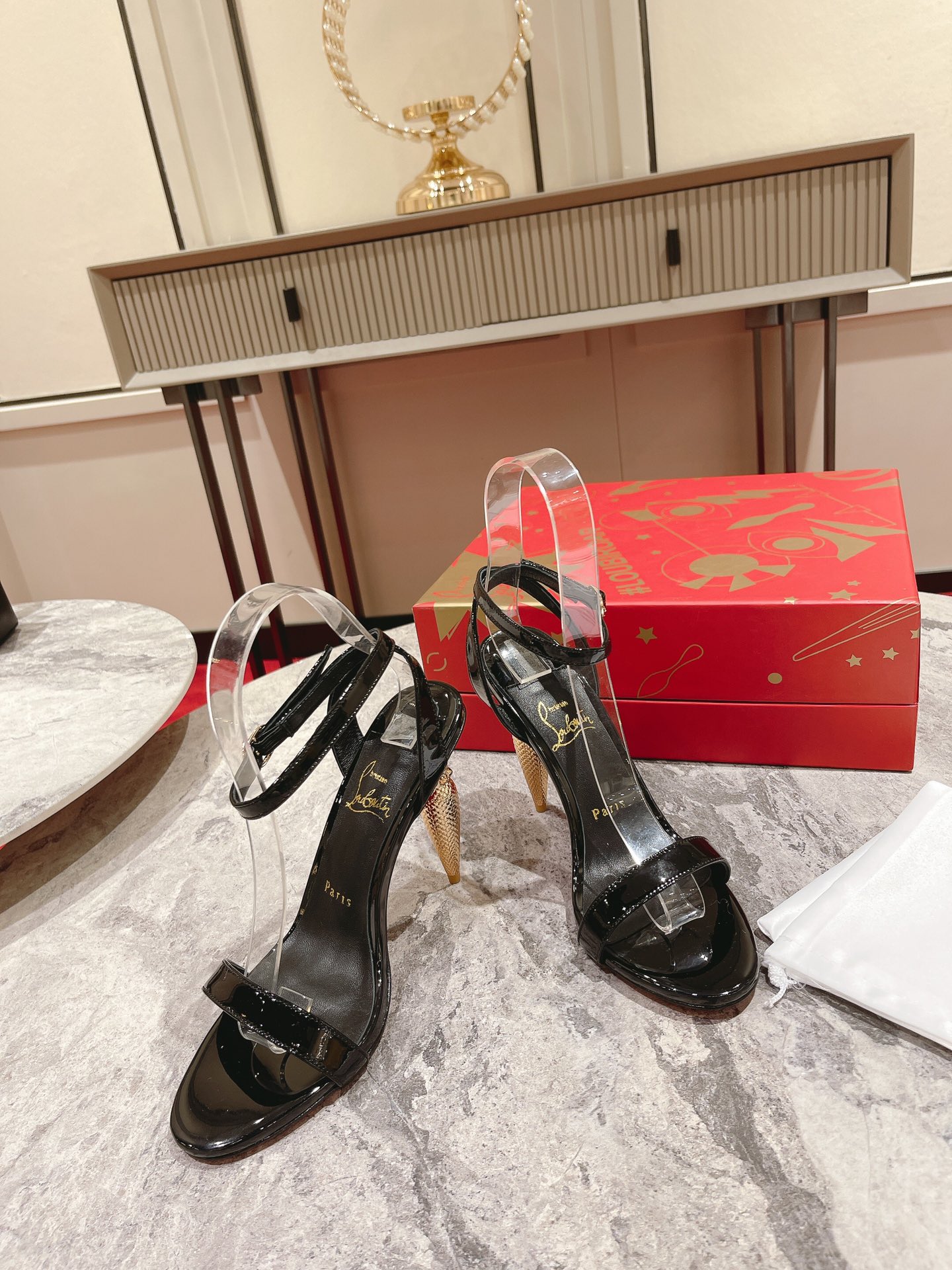 Christian Louboutin Queen's Scepter Sandals - cnluxepick