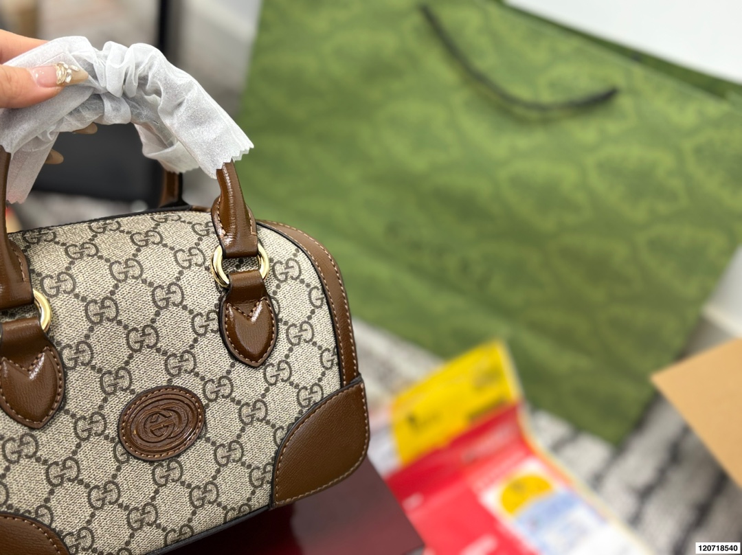 Gucci pillow bag - cnluxepick