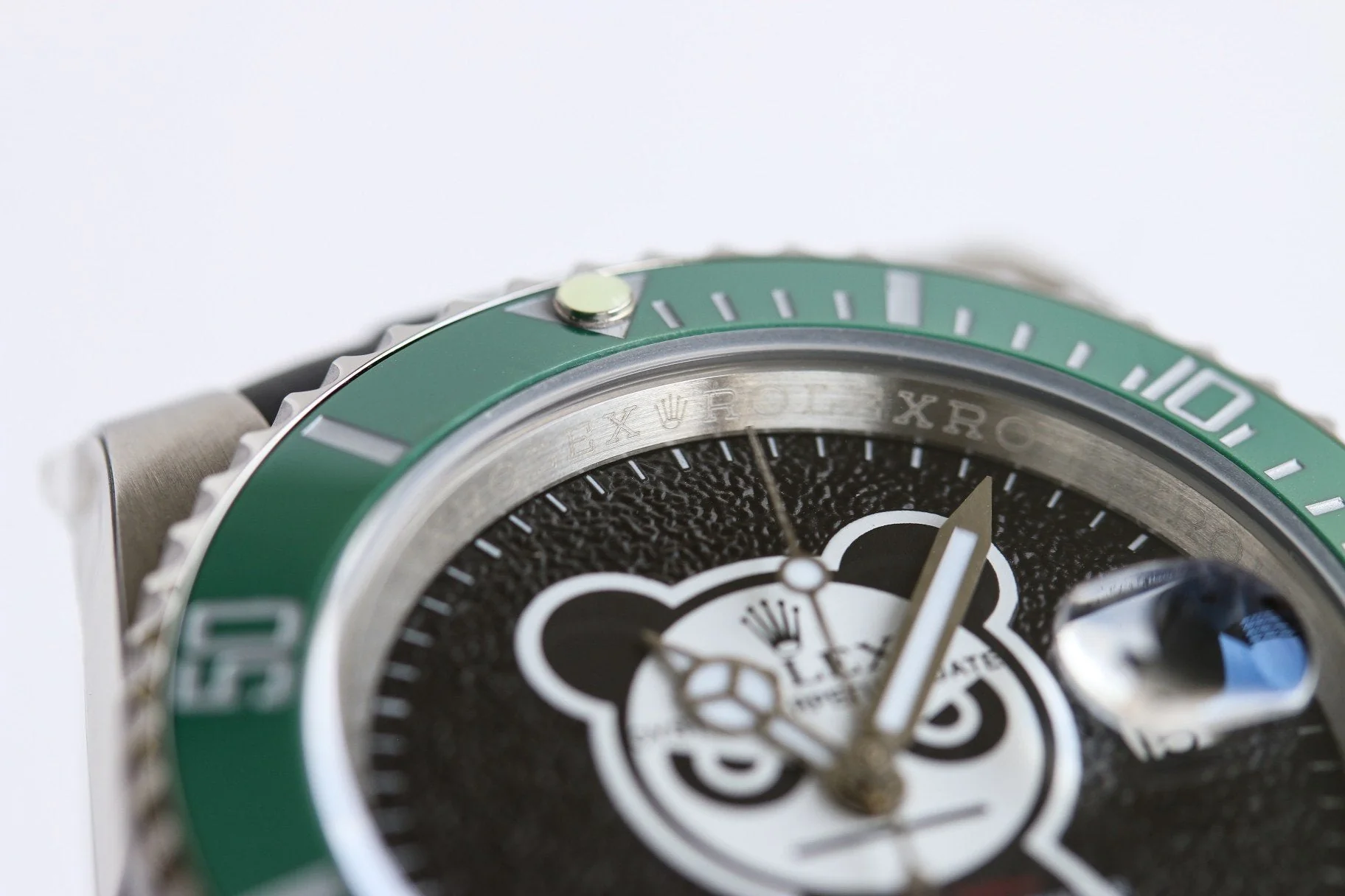 SUBMARINER DATE 40MM CUSTOM STEEL GREEN BEZEL BLACK BEAR DIAL