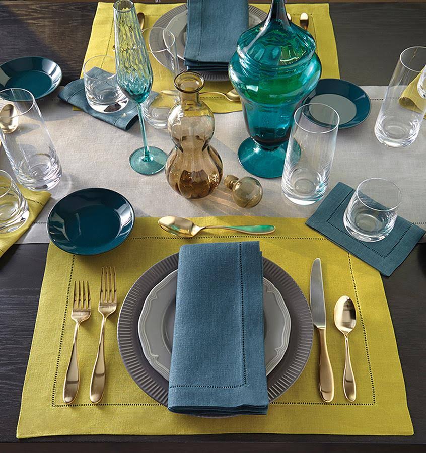 Sferra Festival Dinner Napkins, Set of 4 - Red