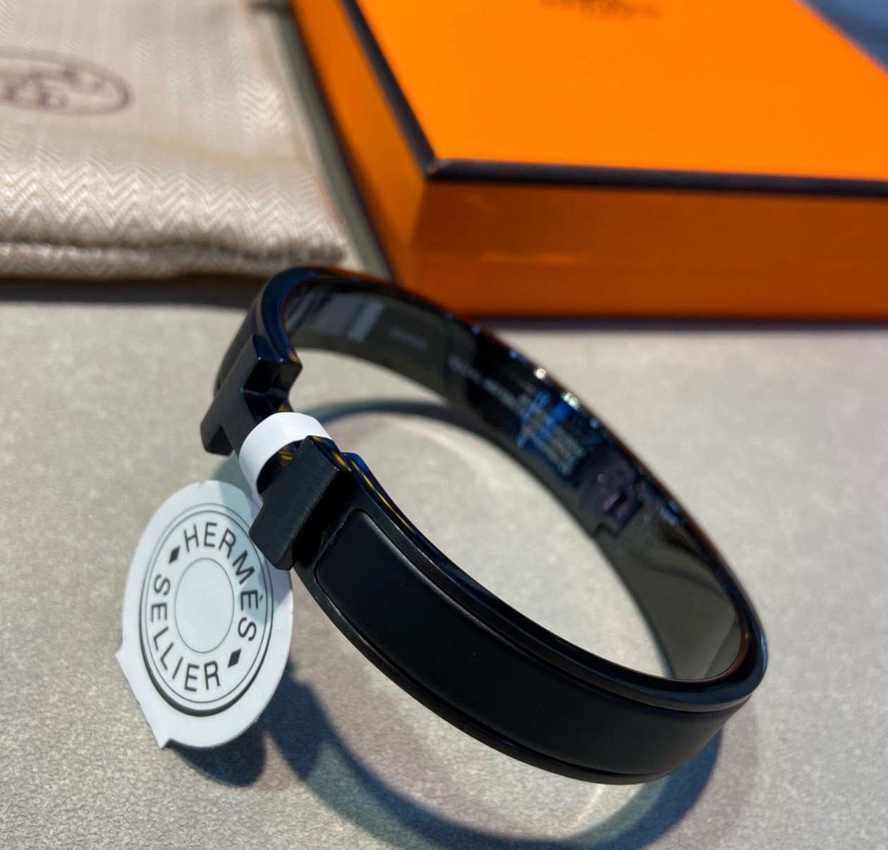 Hermès High-End Black Knight Bracelet - cnluxepick