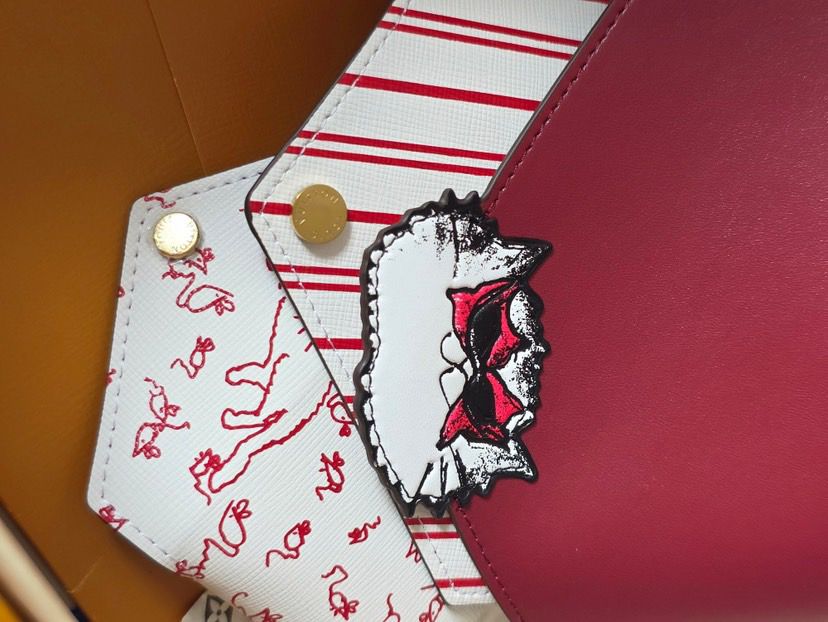 Louis Vuitton Kirigami Pochette M25760
