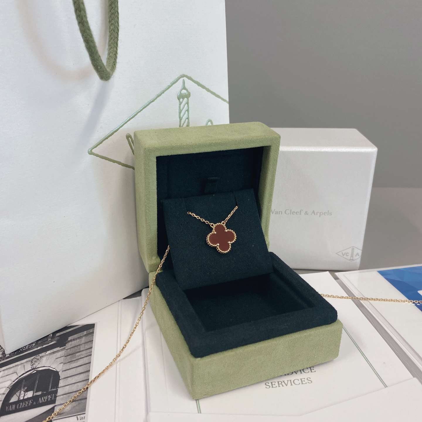 Van Cleef & Arpels Rose Gold Single Flower Carnelian Four-Leaf Clover Necklace - cnluxepick