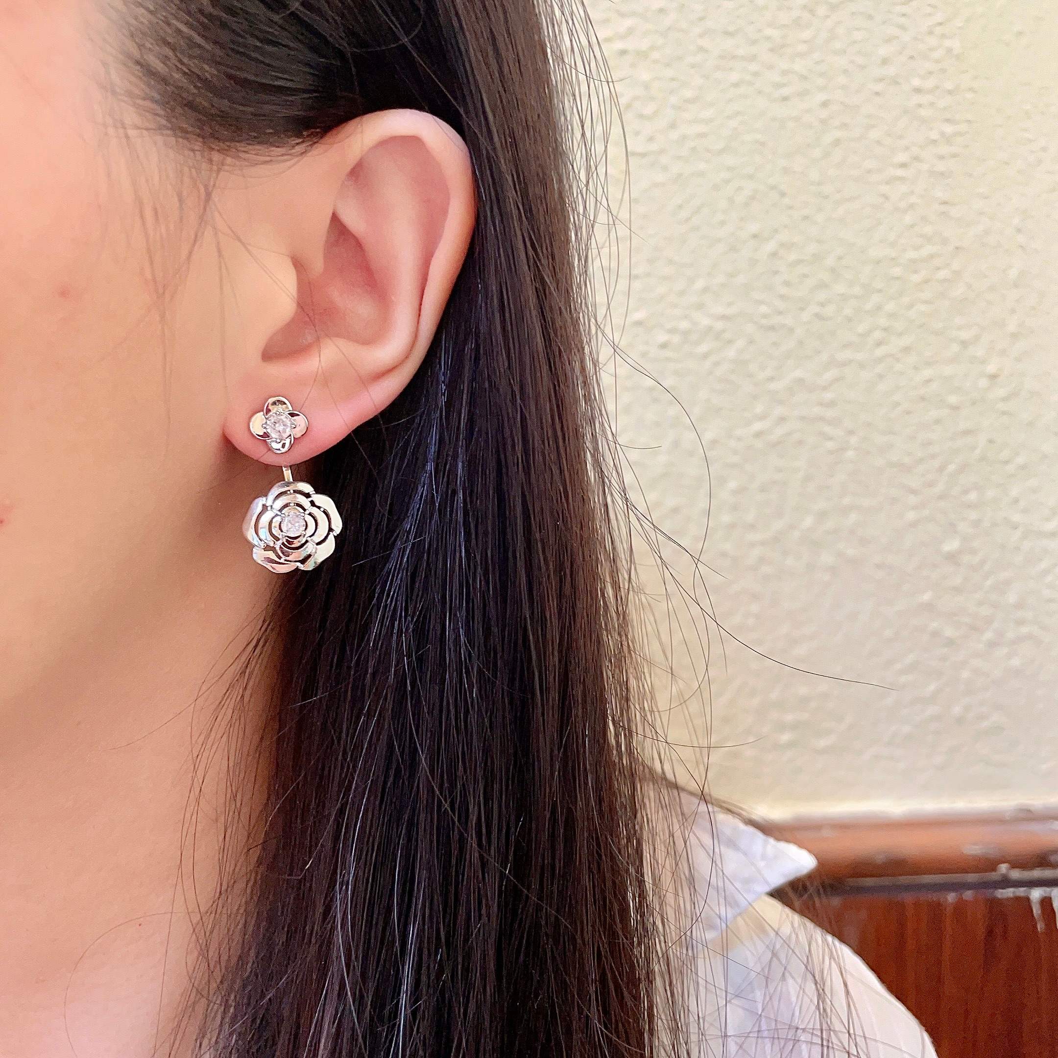 Vintage Chanel Flower Stud Earrings - cnluxepick