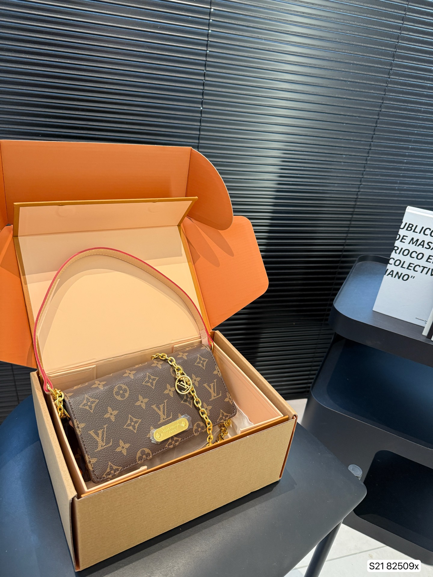 LV new chain bag - cnluxepick
