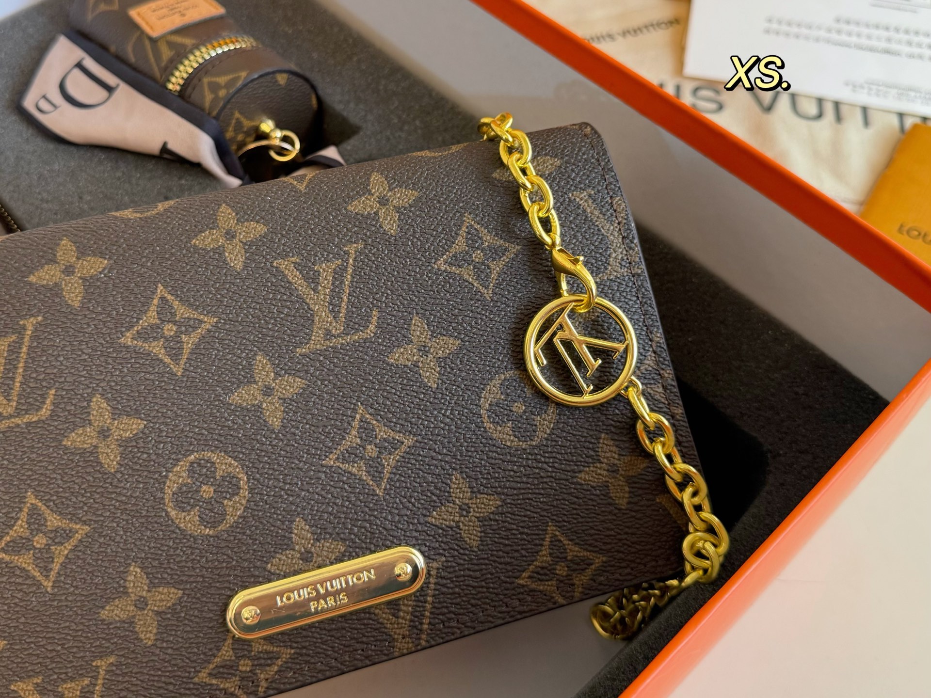 LV new Lily woc presbyopia chain bag box - cnluxepick