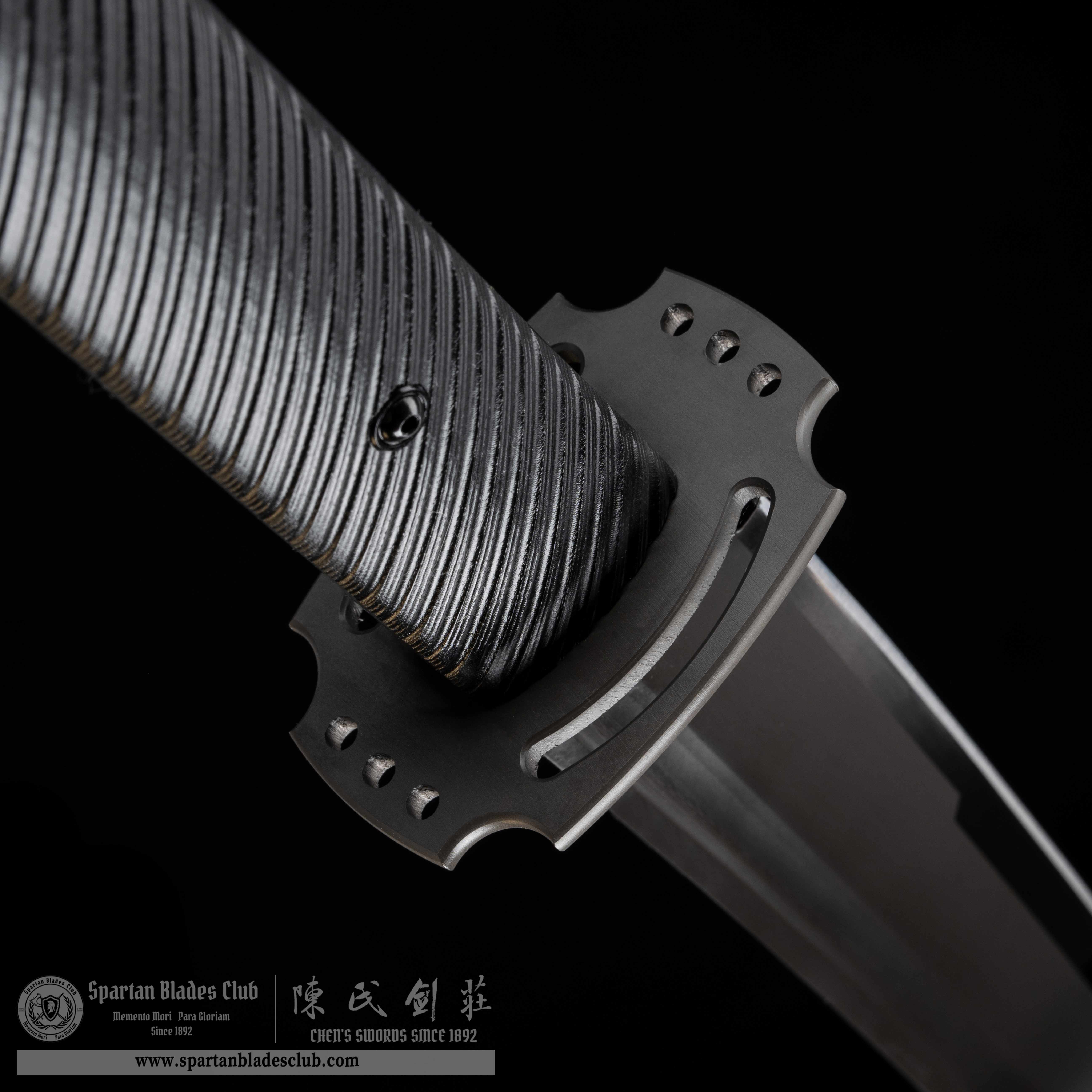 HR06 | Shadow Reaver | Tactical Sword | 60Si2Mn Spring Steel | Two-Tone Black & Silver Titanium Coating | Tactical Wakizashi with Single Fuller (Bo-Hi) | Black | Full Tang | Battle-ready | Spartan Blades Club (陳氏劍莊 CHEN'S SWORDS 1892) - Spartan Blades Club - 陳氏劍莊1892