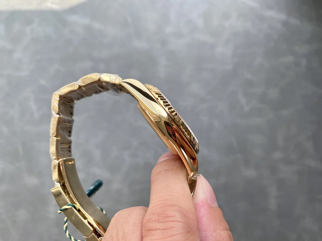SKY-DWELLER 42 YELLOW GOLD BLUE DIAL