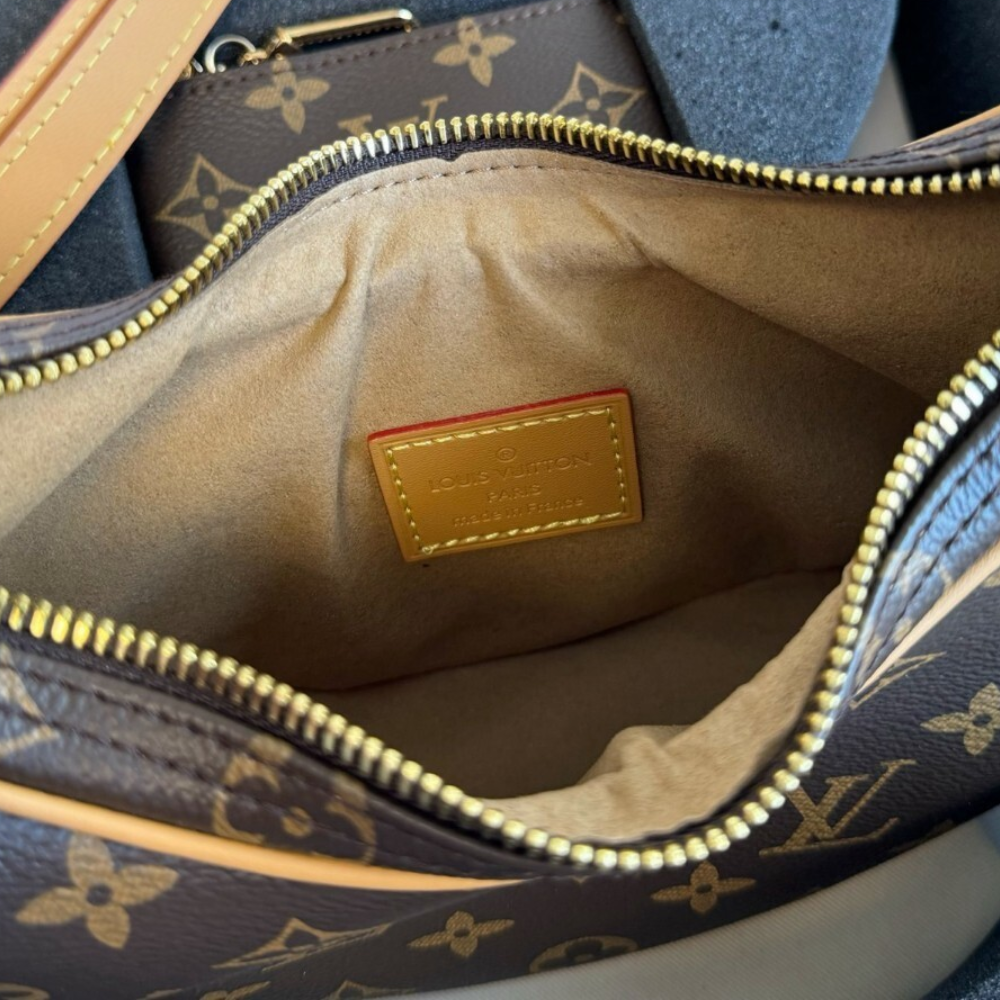 Louis Vuitton Loop Monogram 9.1 Inches M81098