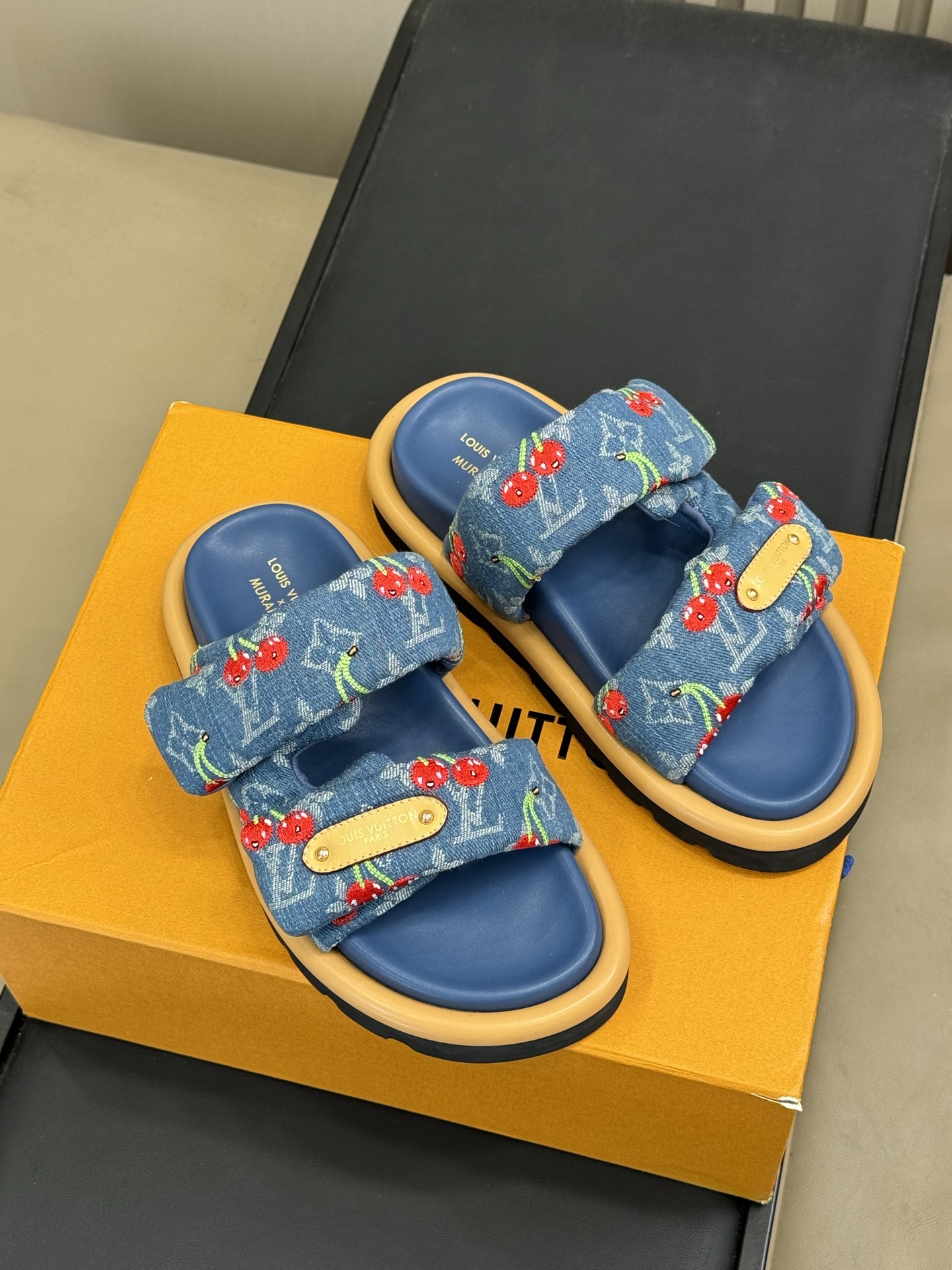 LV cherry flat slippers - cnluxepick