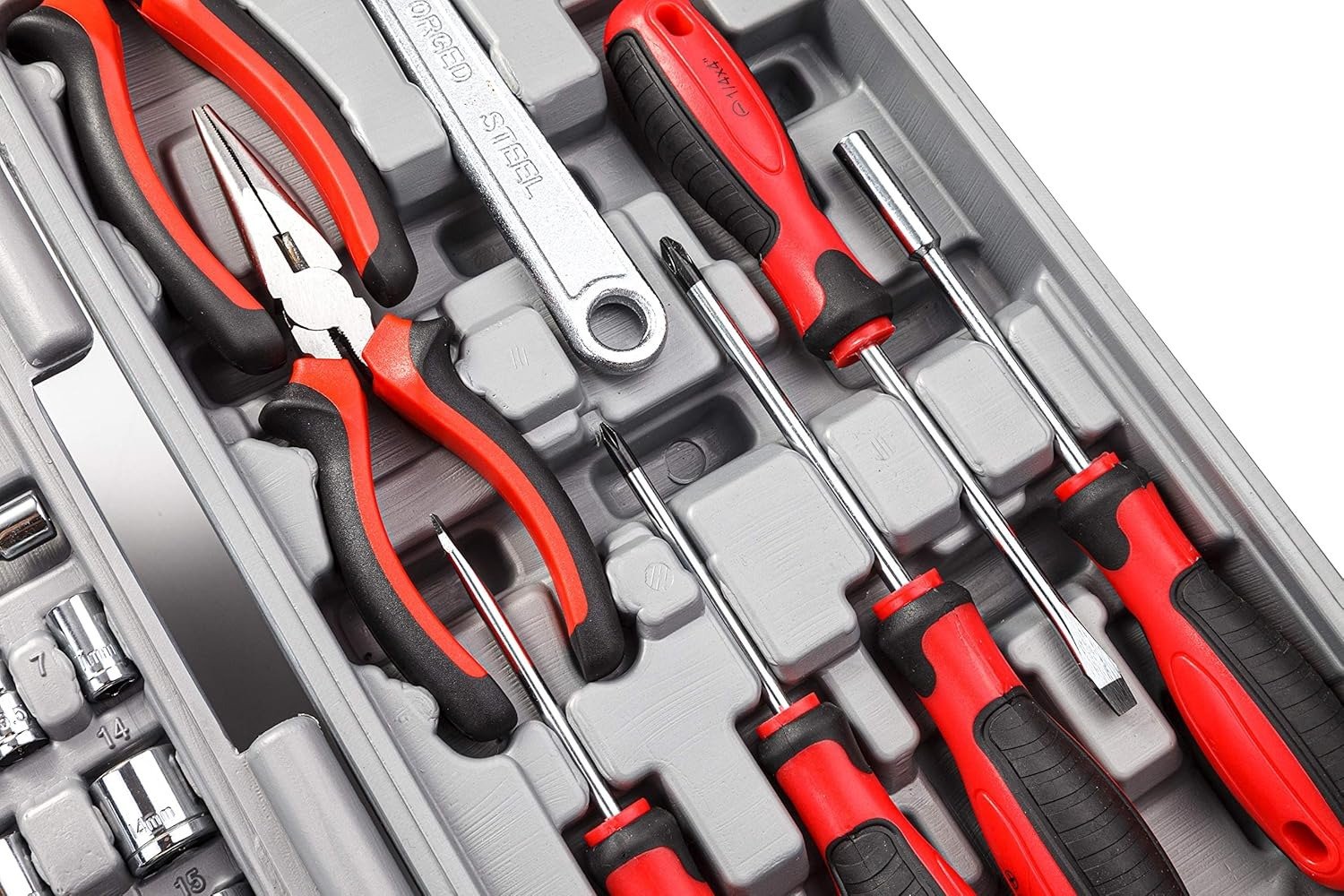 205 Piece Ratchet Wrench Tool Set 1/4′′ & 3/8′′ & 1/2′′ Drive with SAE/Metric Sockets Kit in Plastic Toolbox