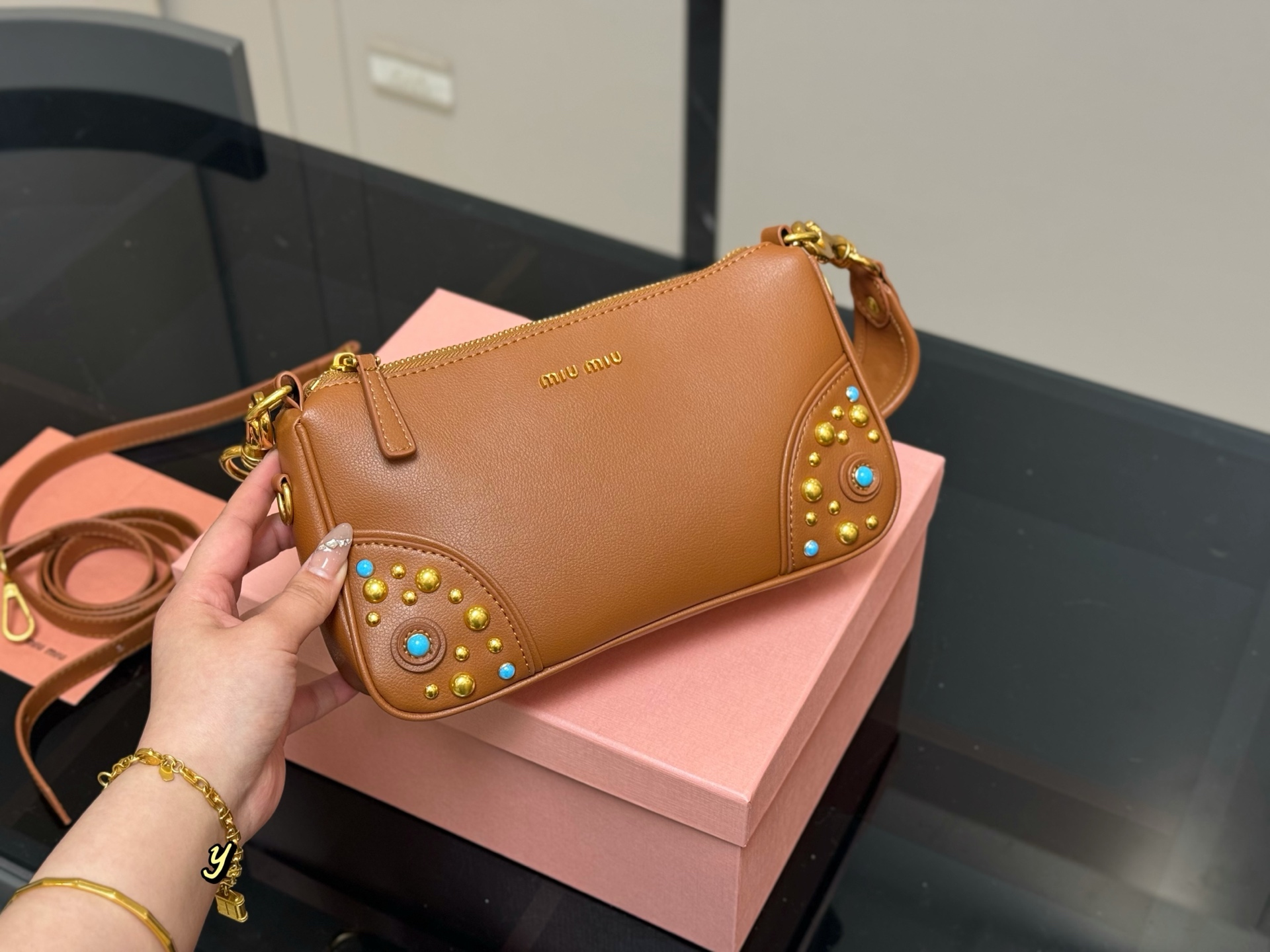 MIUMIU baguette shoulder bag - cnluxepick