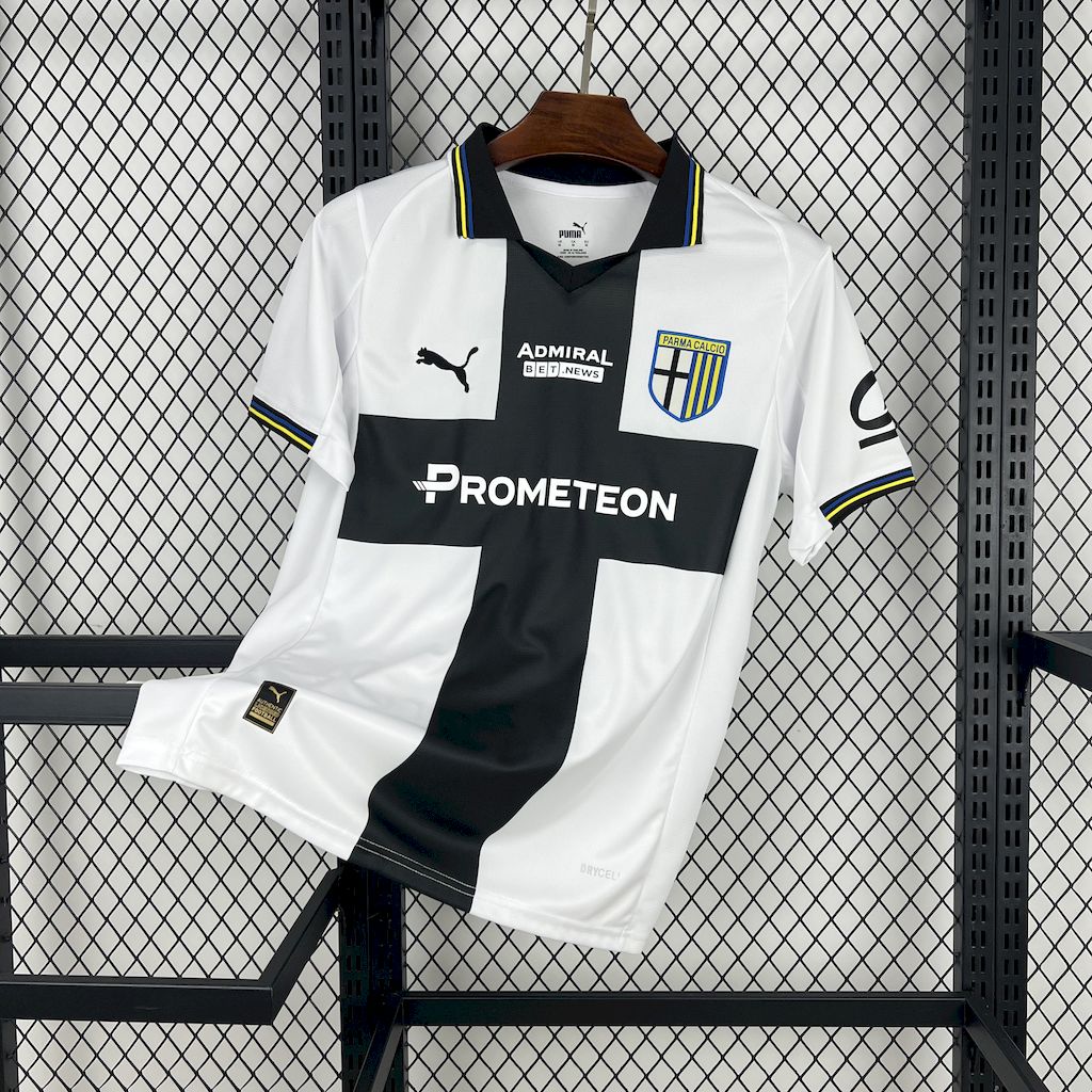 Parma Calcio maillot foot domicile 2025 2026€14.99