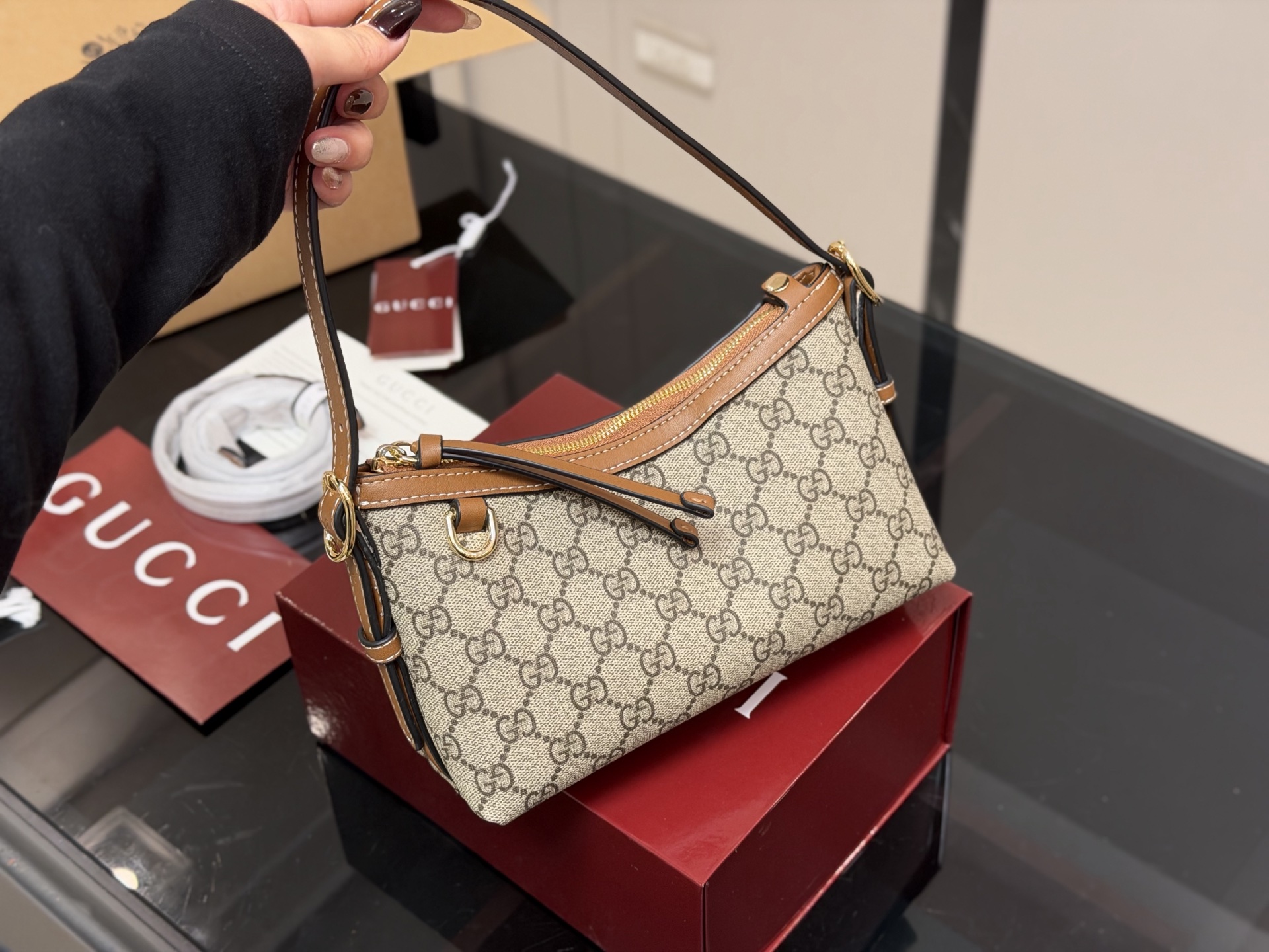 Gucci monogram underarm bag - cnluxepick