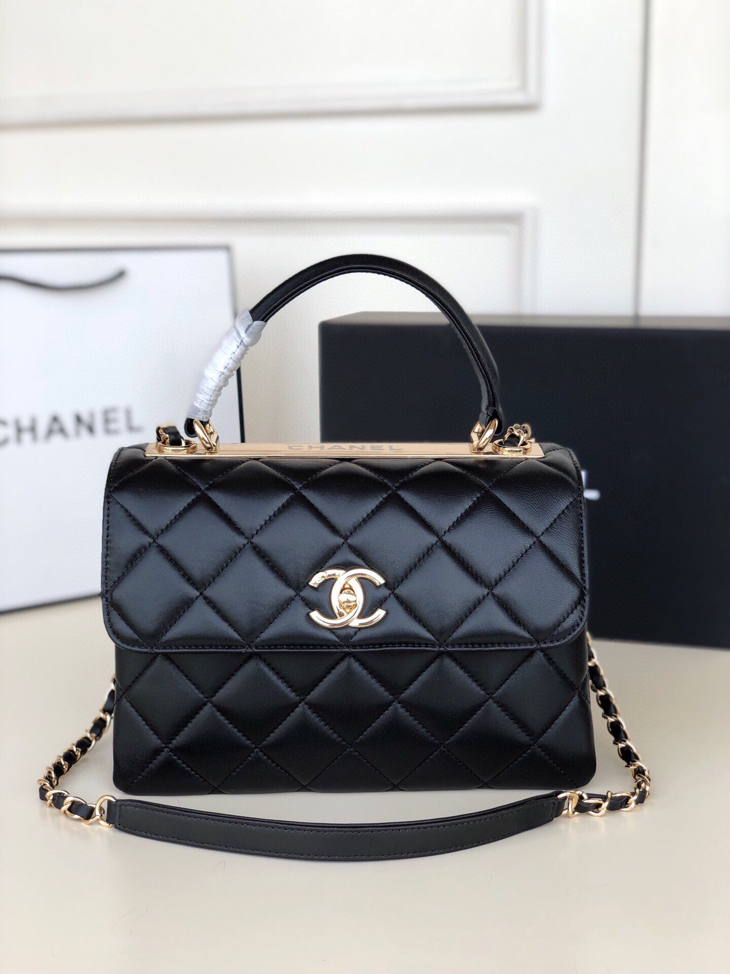 Top version High-quality Chanel chain crossbody bag - cnluxepick