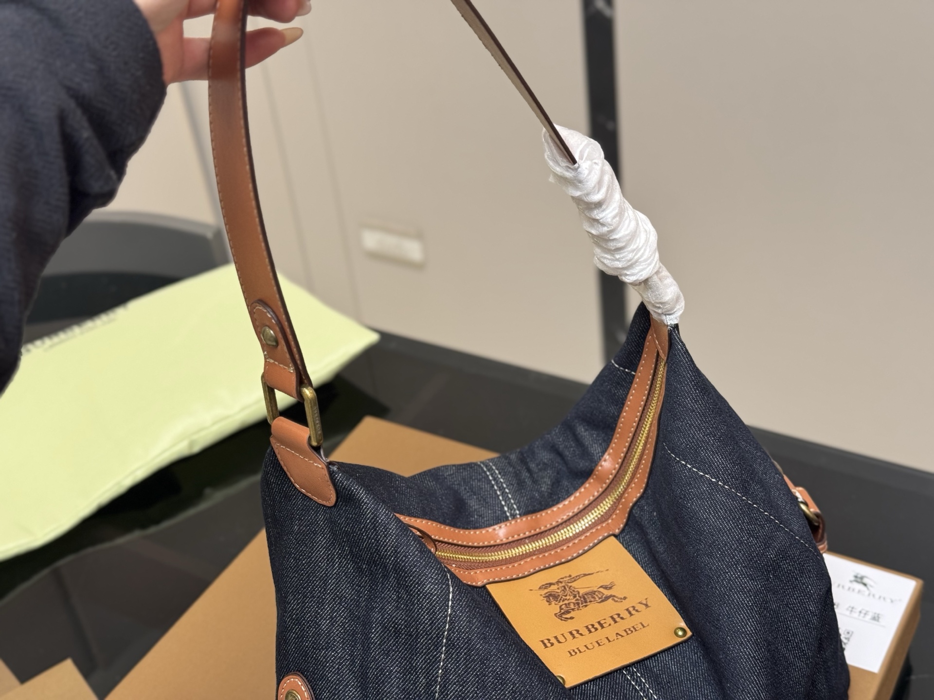 Burberry Hobo bucket bag - cnluxepick