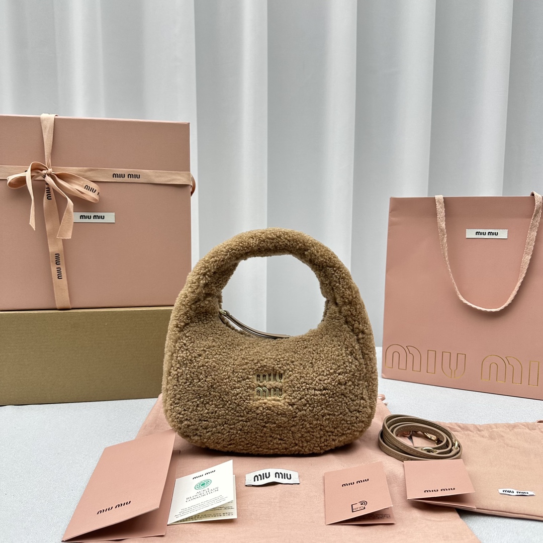 miumiu wander hobo armpit bag - cnluxepick