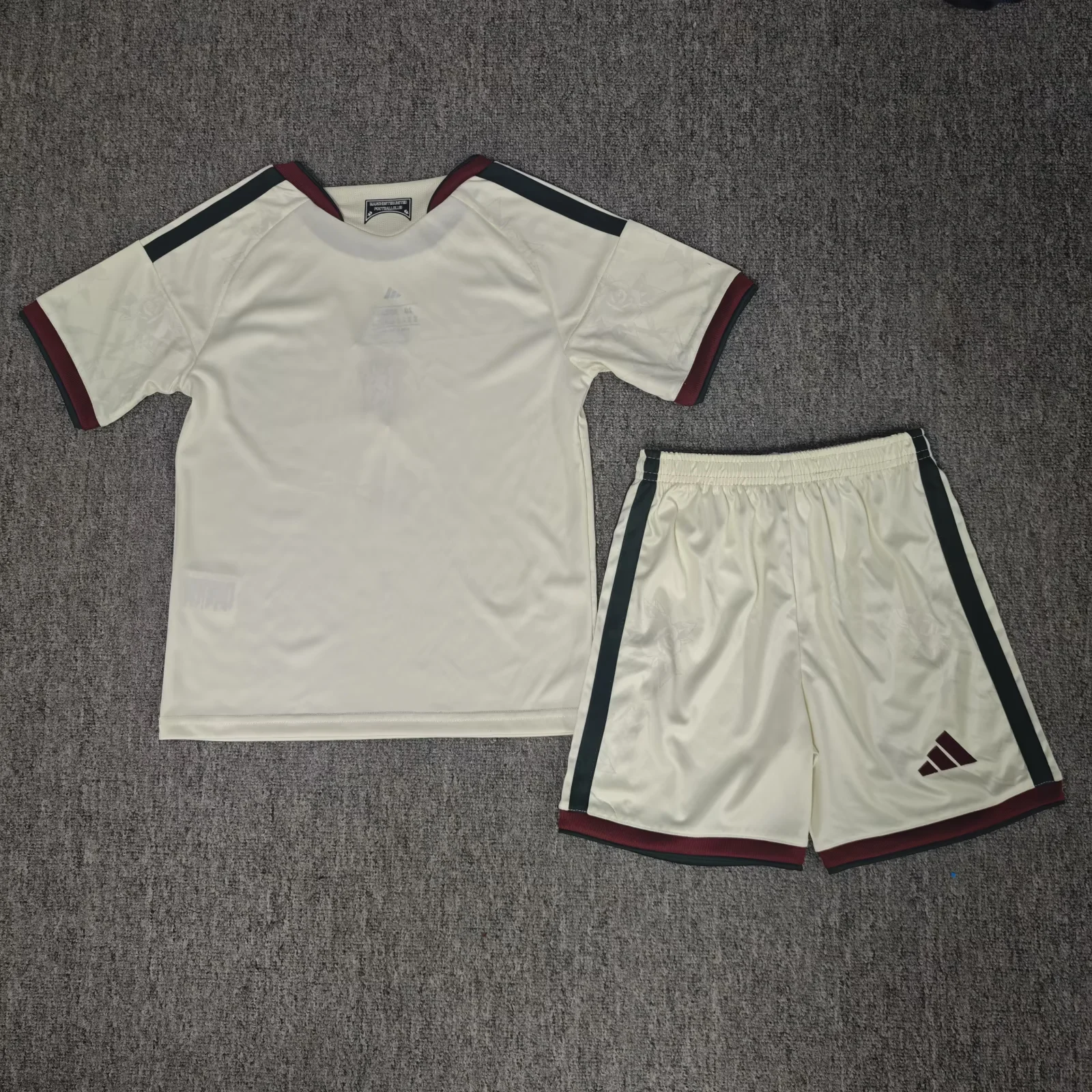 Kids Manchester United 26/27 Third Kit 2