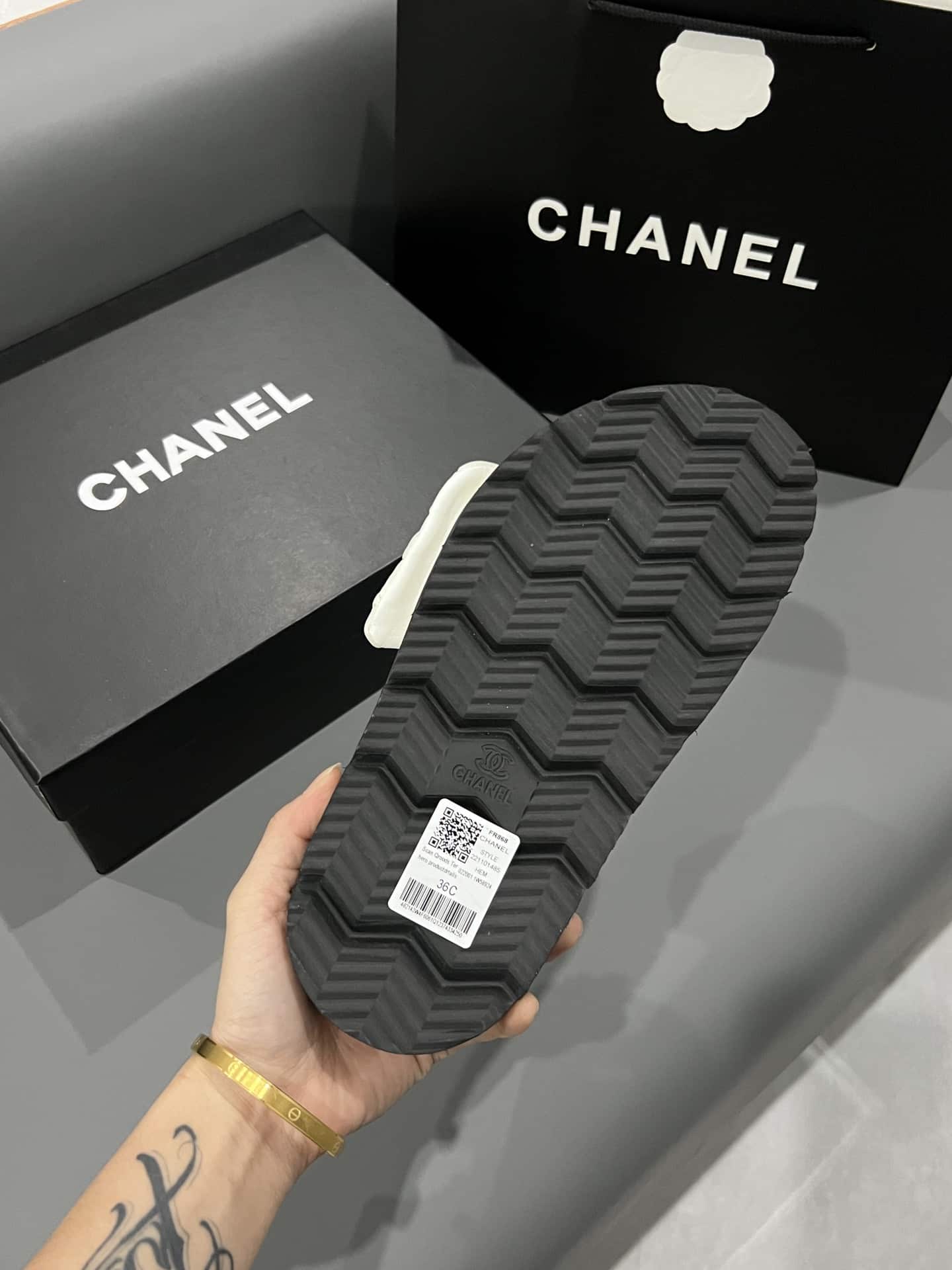 Chanel Cc Slippers Studded White
