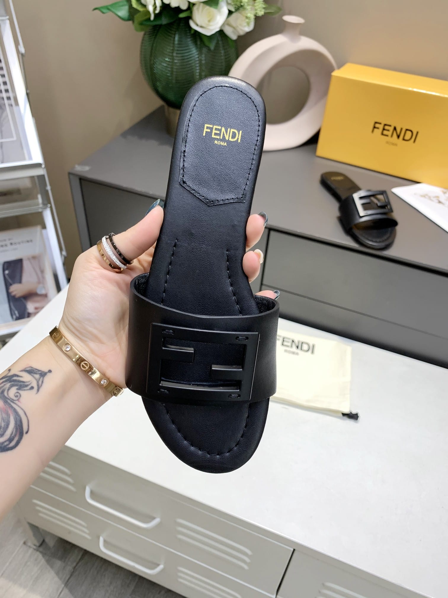 Fendi Signature Leather Sandals Slide Black 0400014271536