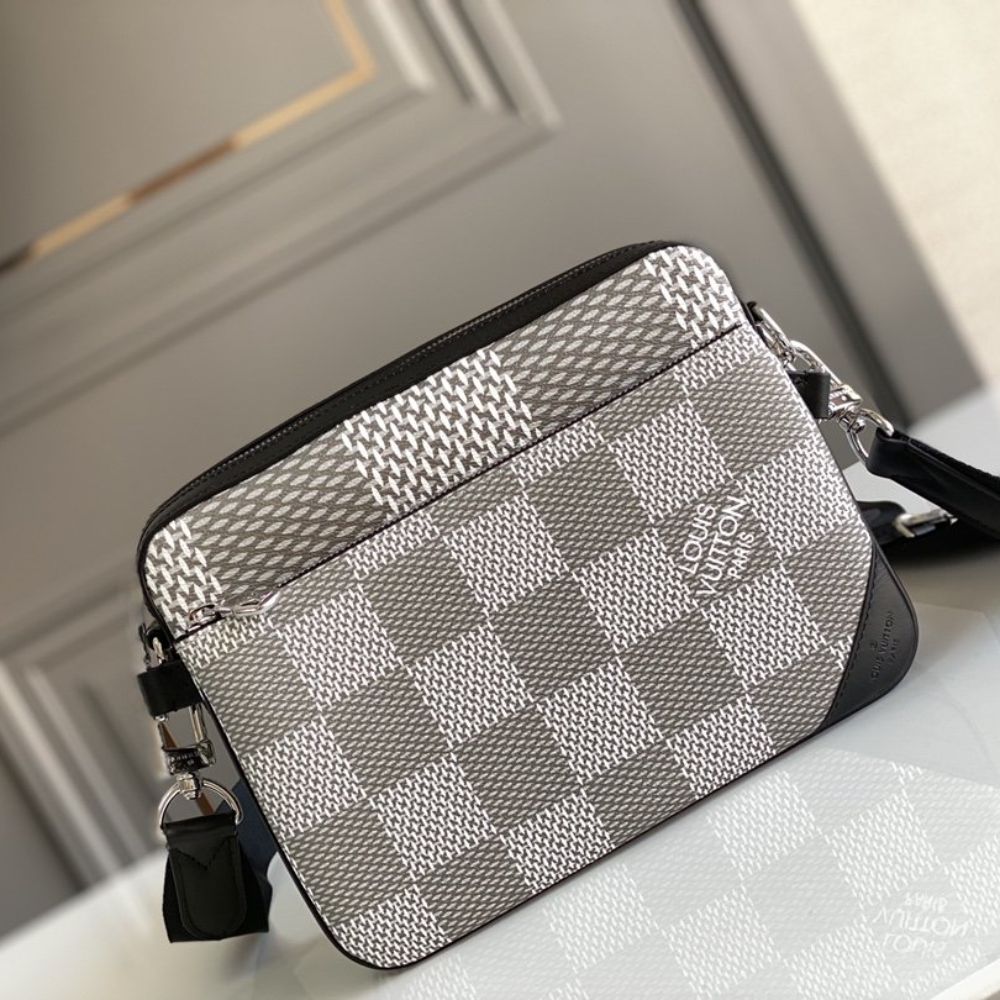 Louis Vuitton Trio Messenger Damier Graphite Plaster 9.8 Inches N50027