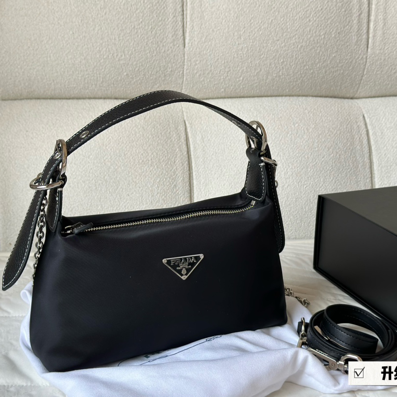 Prada Dumpling Bun chain handbag - cnluxepick