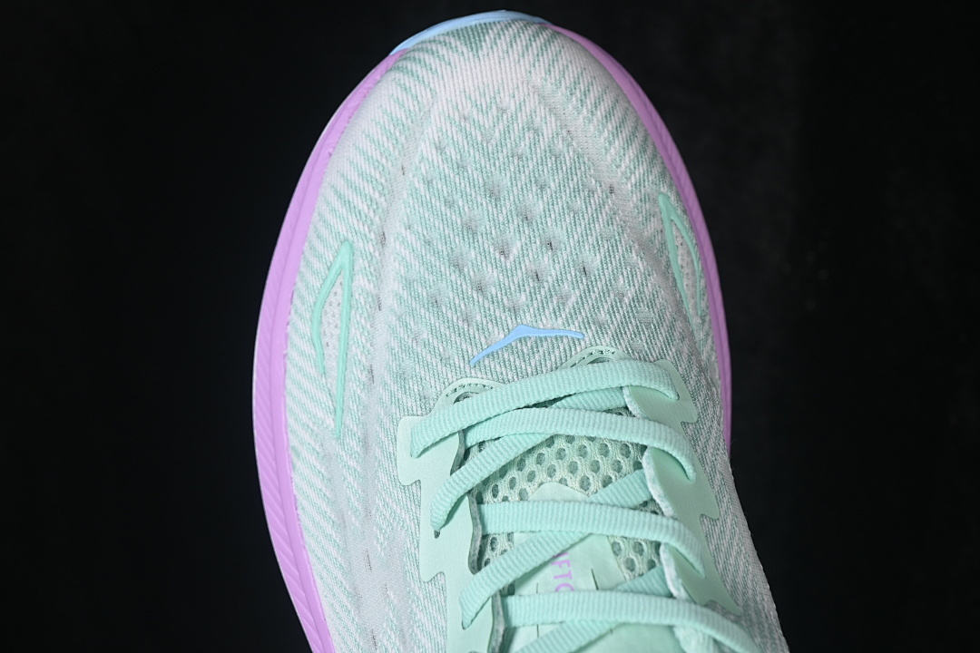 HOKA One One Clifton 9