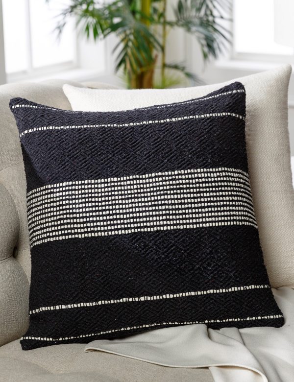 Mirica Pillow