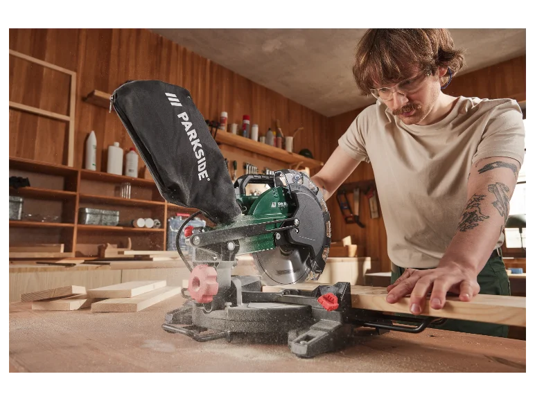Scie à onglet PKS 1500 C4