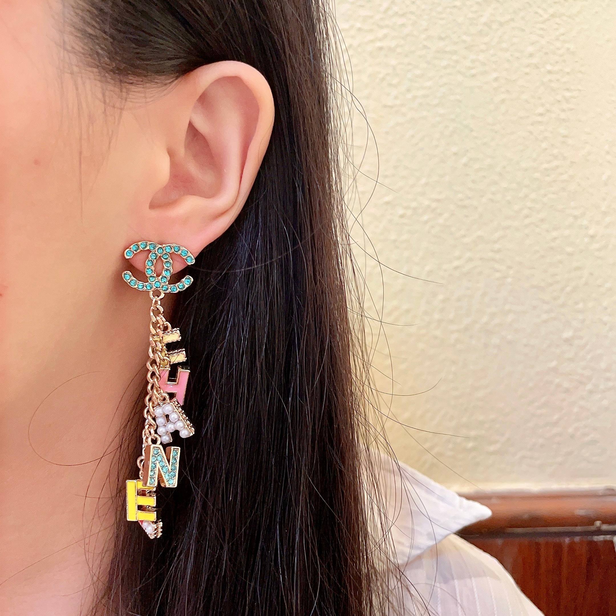 Chanel Fashion Colored Stud Earrings - cnluxepick