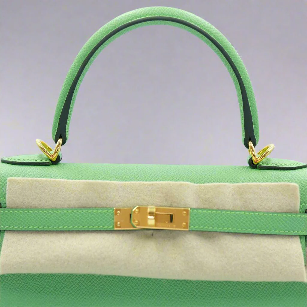 Hermès Kelly 25 Sellier Vert Criquet Epsom Gold Hardware