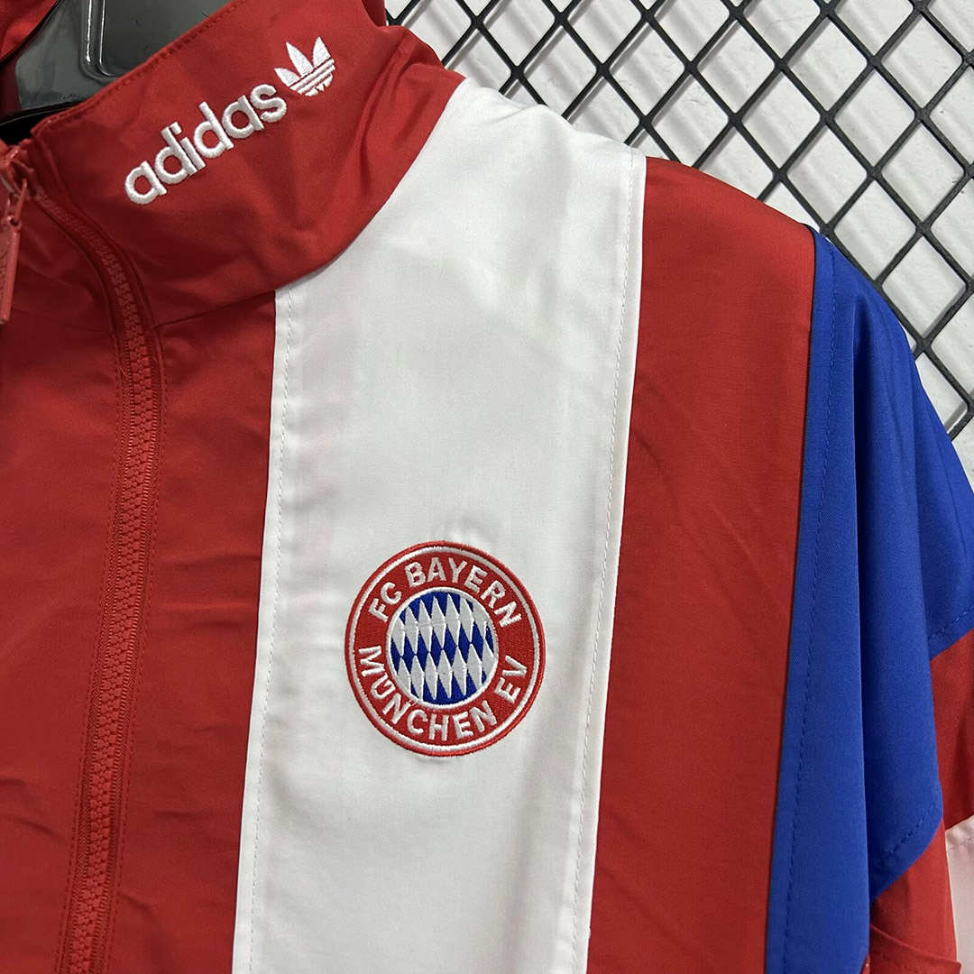 Bayer munichen Windbreaker EQT