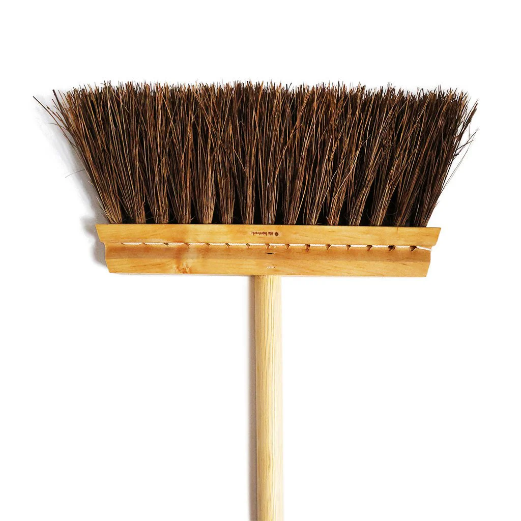 Bassine Outdoor Broom
