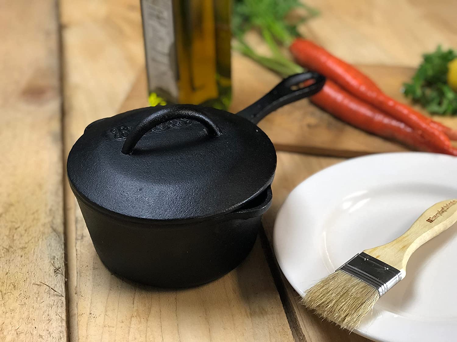 Bayou Classic 1-qt Saucepan with Self-Basting Lid