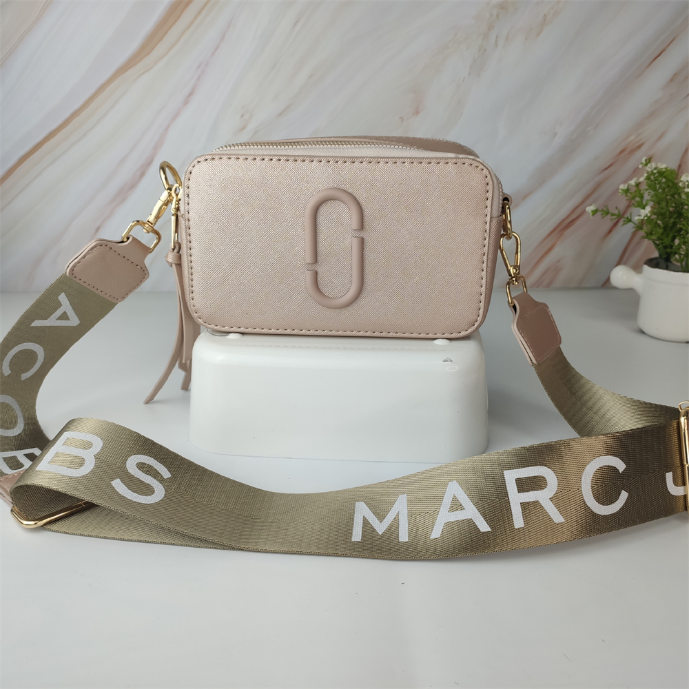 Marc Jacobs Camera Bag 18cm stylish crossbody bag - cnluxepick