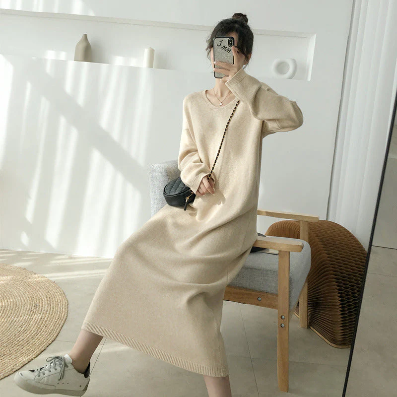 Loose V-Neck Knit Midi DressClistos