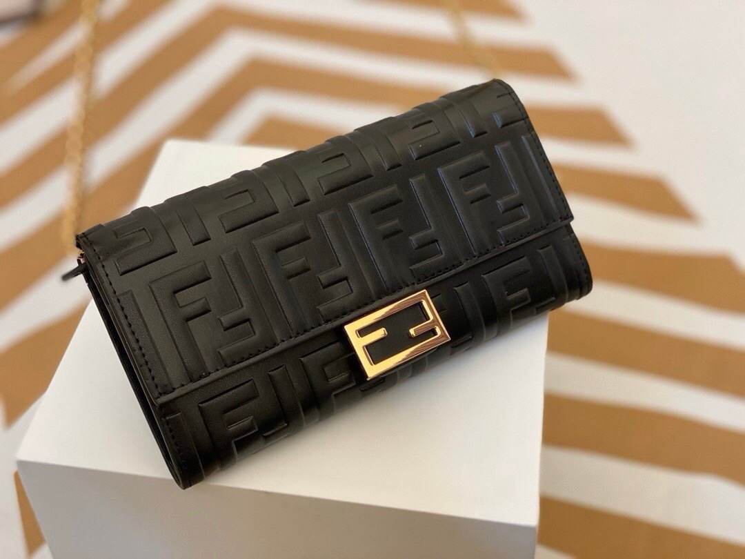 Fendi detachable chain crossbody shoulder bag - cnluxepick