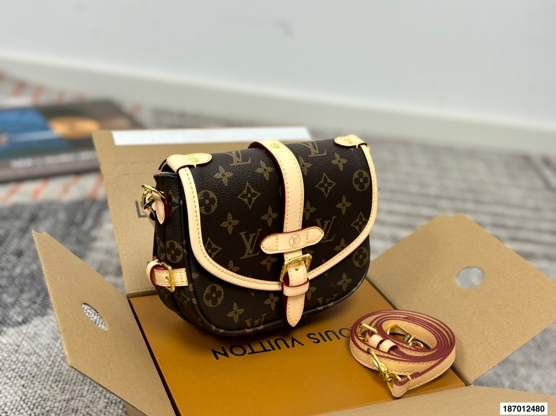 LV Samur messenger bag - cnluxepick