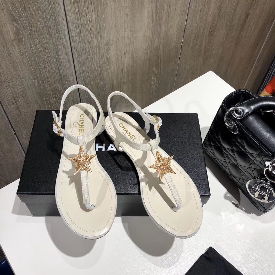 Chanel Crystal Pearl Thongs White Sandals With Gold Star